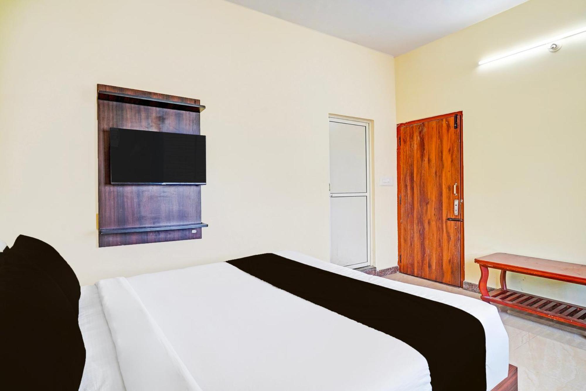 Super Hotel O Srigandhakavalu Formerly Chamundeshwari Lodging Jālahalli Buitenkant foto